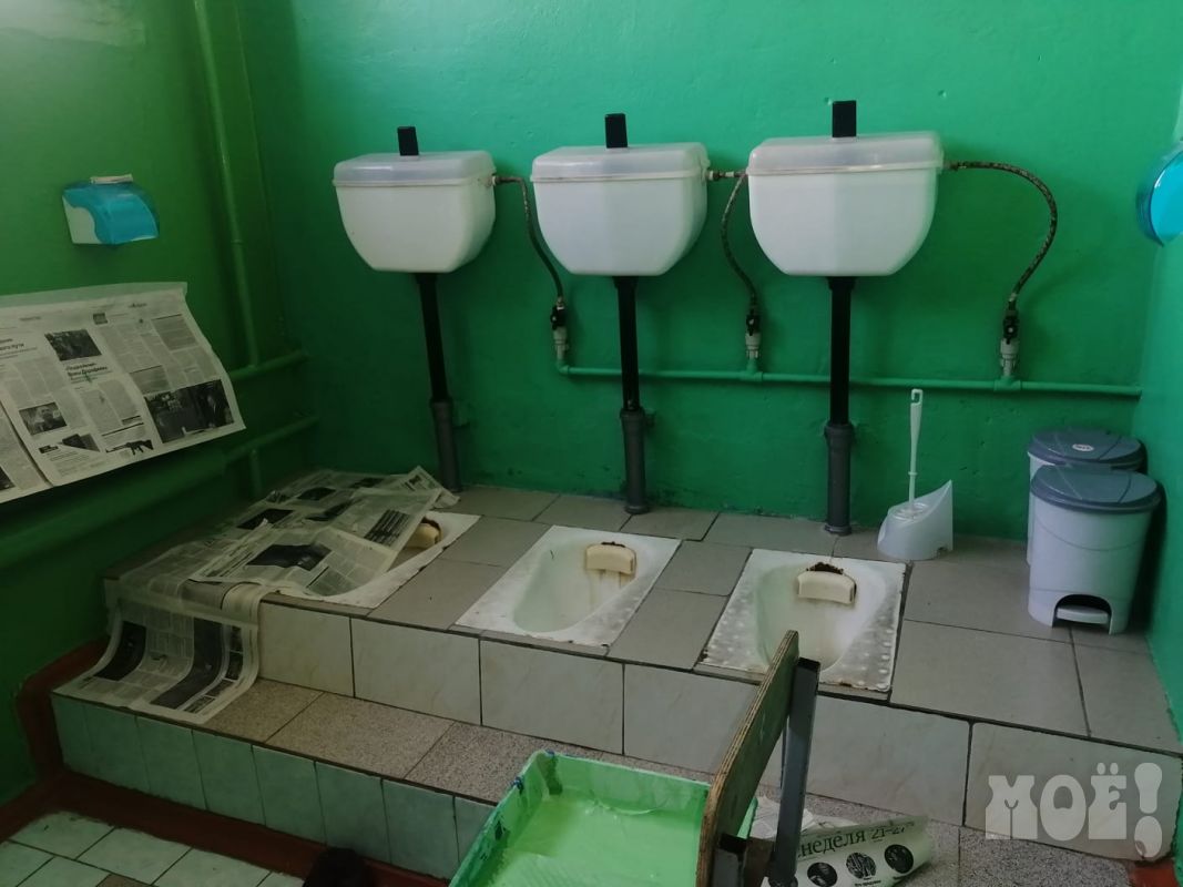 Родители бьют тревогу: в школе под Воронежем нет нормального туалета, столовой и спортзала