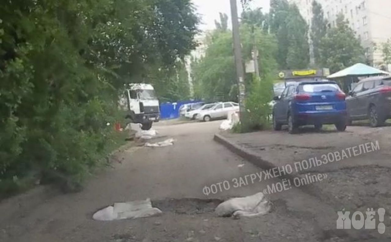 В Воронеже обнаружили «нанометод» ремонта ям на&nbsp;дороге