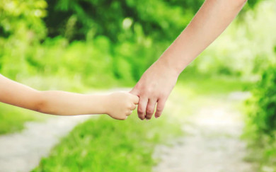 16-летний грабитель напал на женщину с ребёнком и ранил их отвёрткой