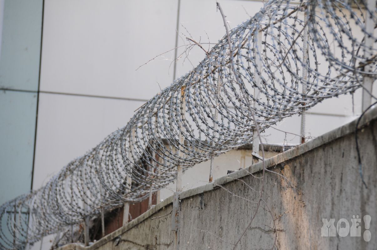 Сбежавшего из колонии в Воронежской области заключённого поймали