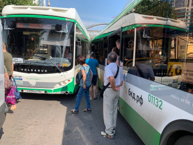 Два маршрутных автобуса столкнулись около автовокзала в Воронеже 