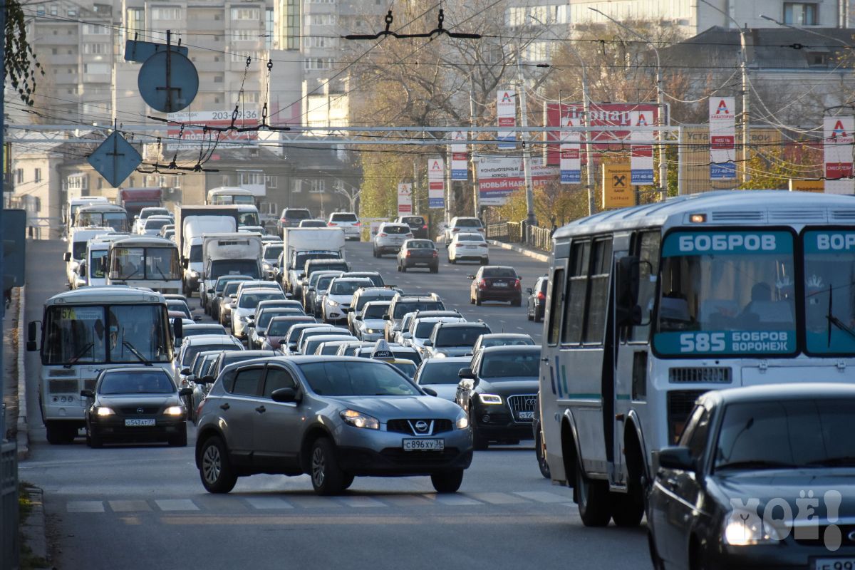 Пробки сковали центр Воронежа