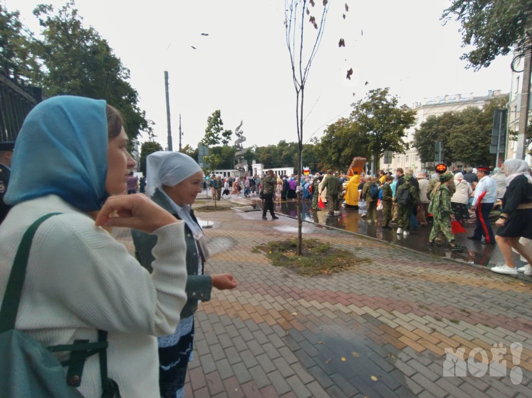В Воронеже стартовал Митрофано-Тихоновский крестный ход