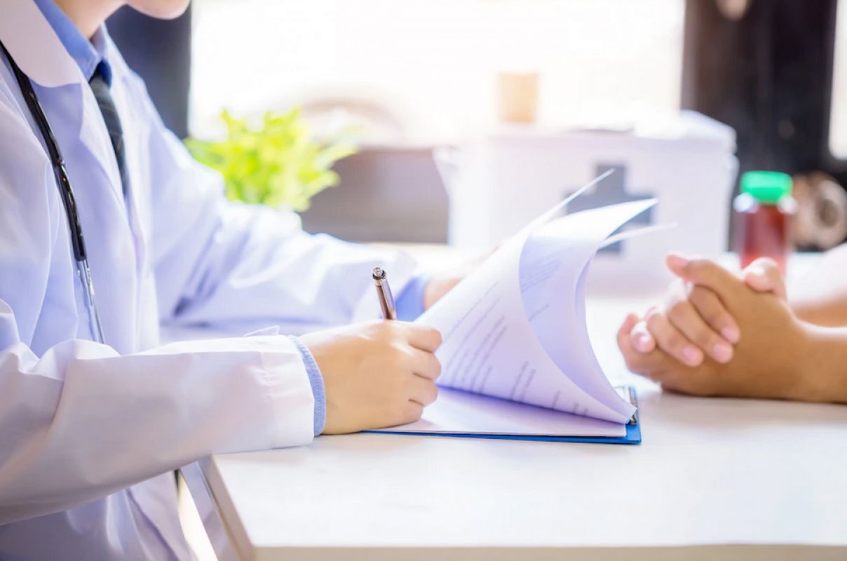 Врачи рассказали о&nbsp;состоянии девушки, выпавшей из&nbsp;окна воронежской многоэтажки