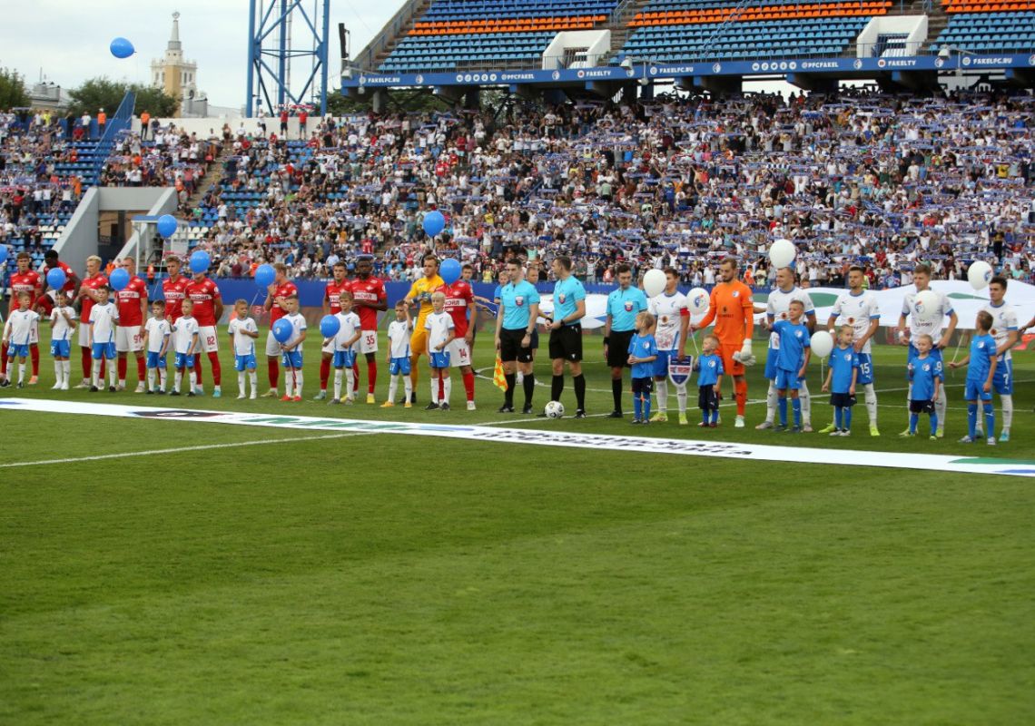 Факел победил цска 2000. Гонгадзе футболист факел. Факел воронеж состав. Факел выиграл. Факел воронеж обои на телефон.