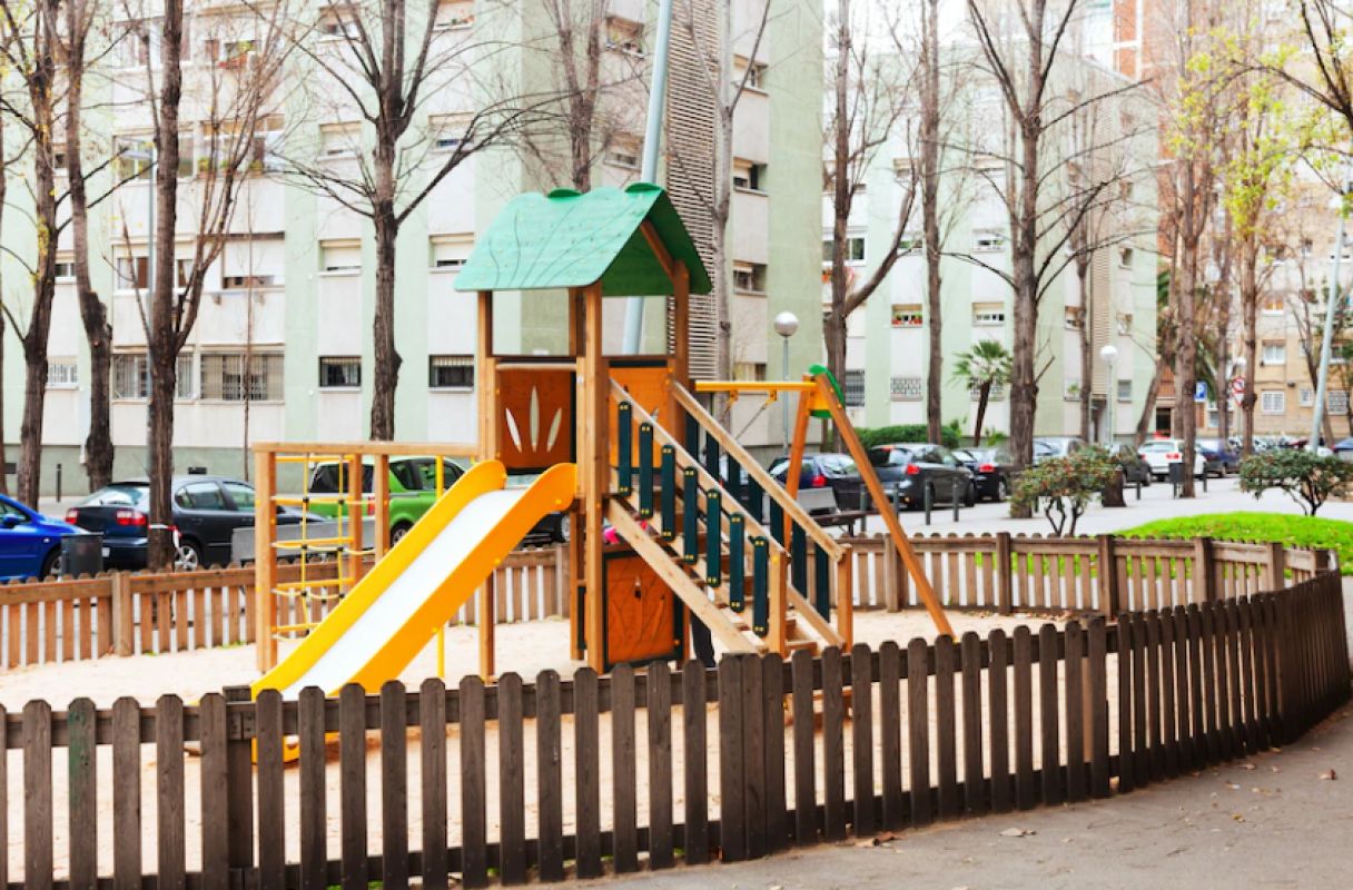 Мужчина изнасиловал 7-летнюю девочку и&nbsp;выбросил её в&nbsp;окно со&nbsp;второго этажа