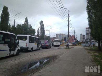 Масштабная пробка возникла на Московском проспекте из-за перекрытия движения
