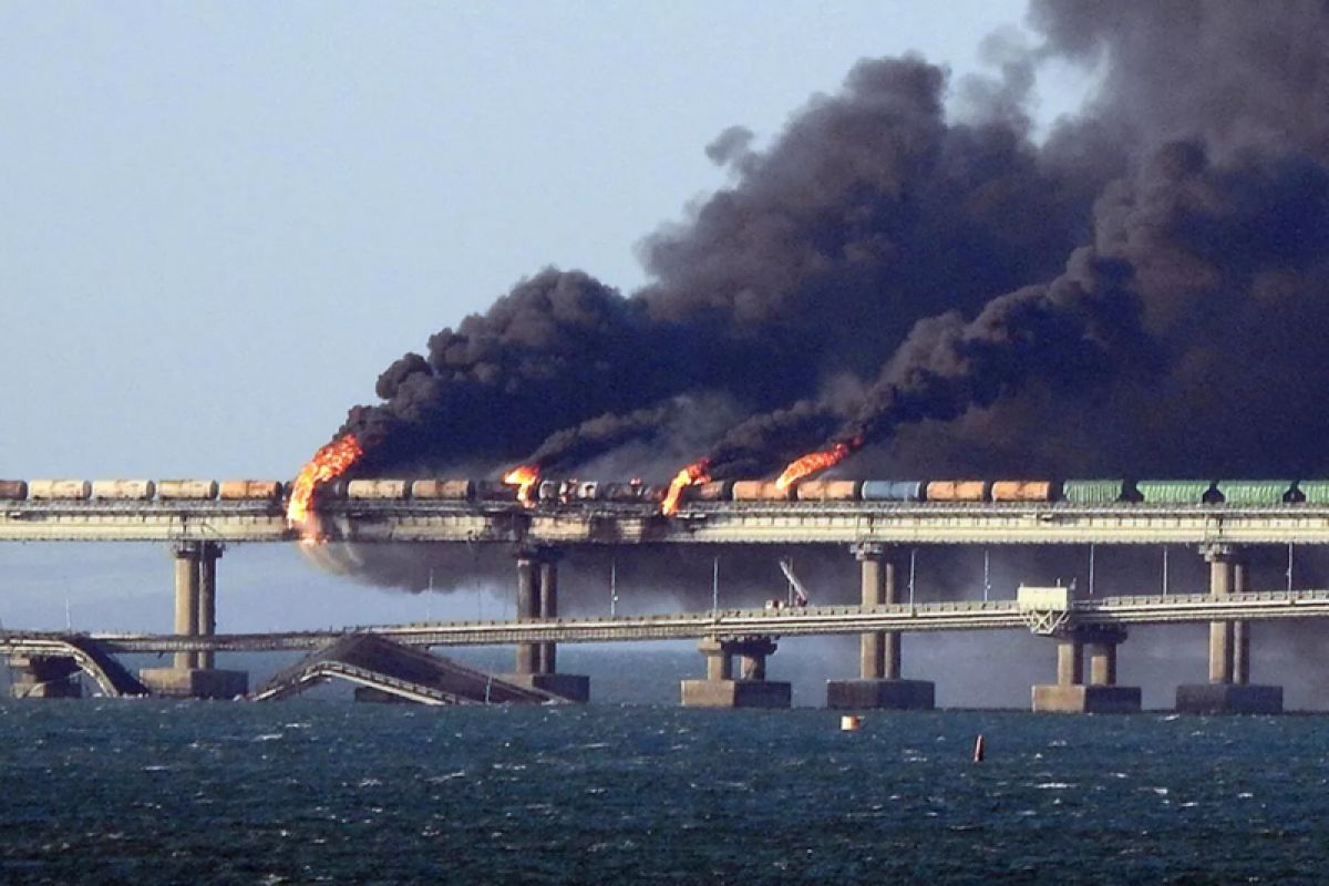 «После взрыва на Крымском мосту на полуострове был всплеск паники, но он быстро улёгся»