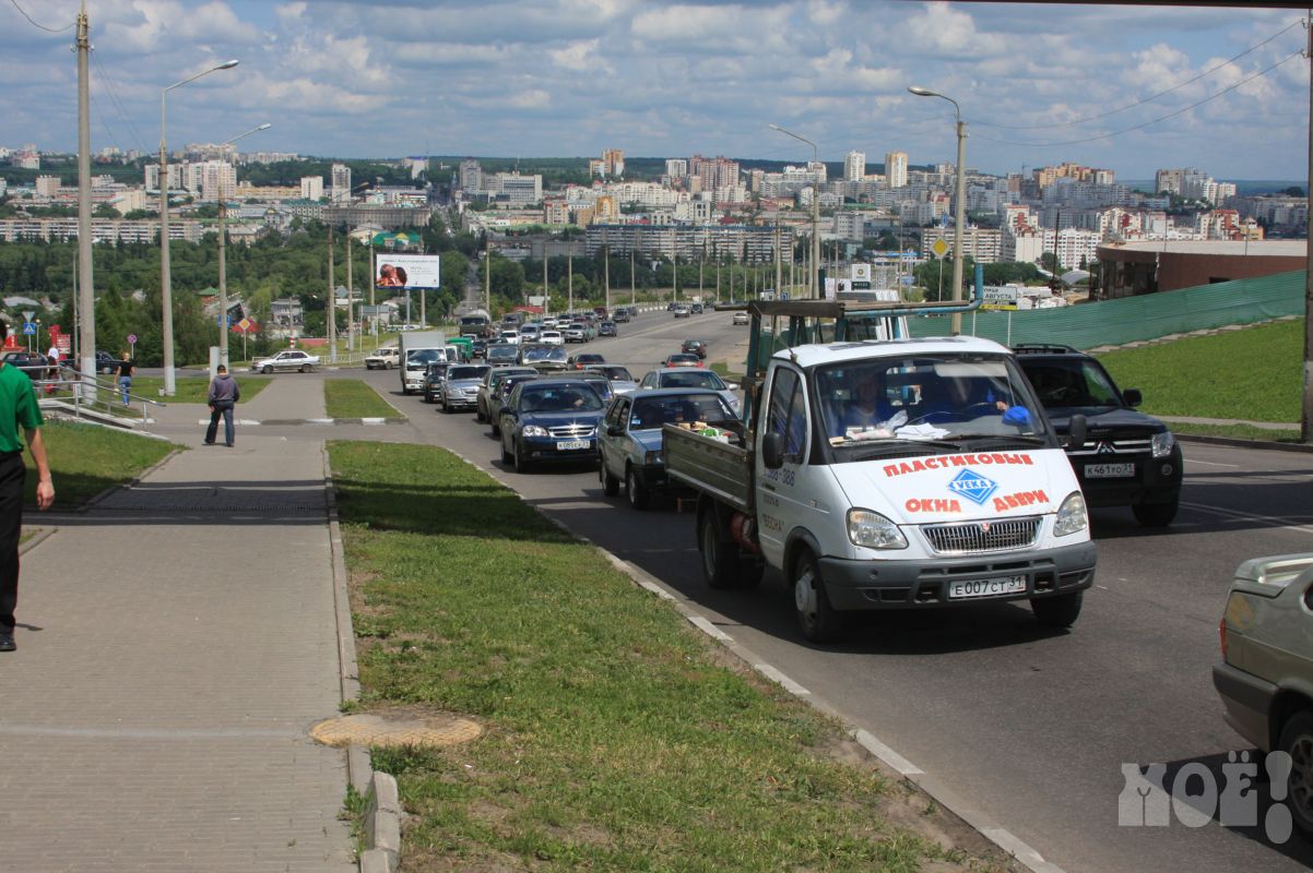 Воронежцы сообщили о&nbsp;масштабных пробках из-за перекрытия моста через&nbsp;Дон