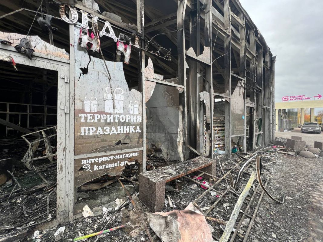 Последствия обстрела Белгородской области: двое погибших, 13 пострадавших и 3 разрушенных ТЦ