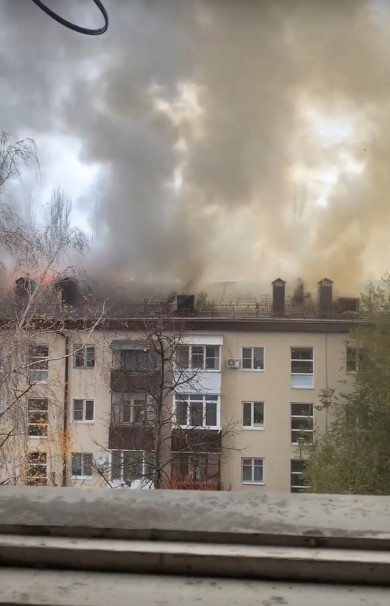 Полсотни человек эвакуировали из горящего дома в Воронеже