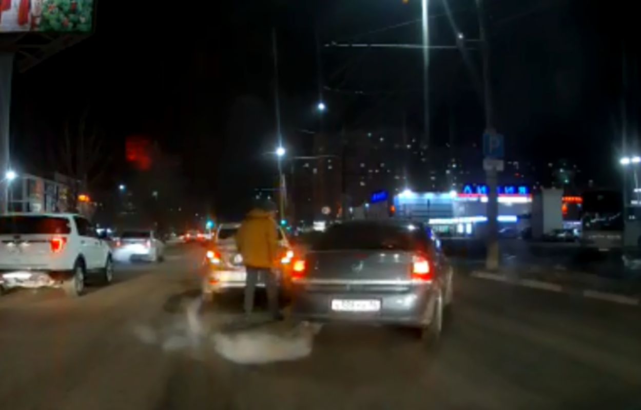 Геленджик перевернулась газель. Авария на дк кирова воронеж сегодня вечером. Что сейчас происходит в воронеже видео. Что сейчас происходит в воронеже видео. 2022.