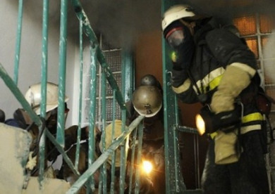 В Воронеже из горящего дома эвакуировано 4 человека, есть пострадавший