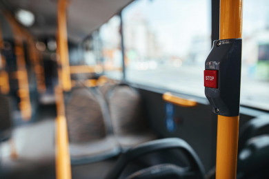 24 автобусных маршрута изменят из-за устранения коммунальной аварии на Остужева