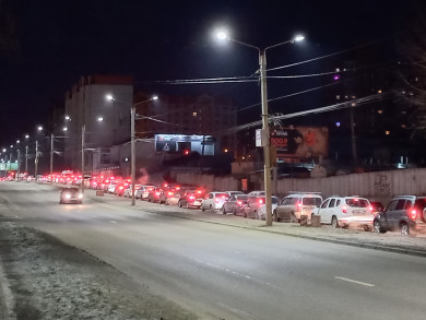 «Дорожный парадокс»: на улицу Шишкова вернулись многокилометровые пробки