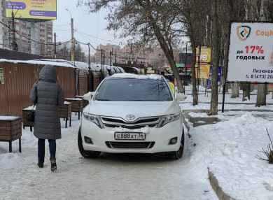 Автохама могут оштрафовать за парковку на рынке в Воронеже