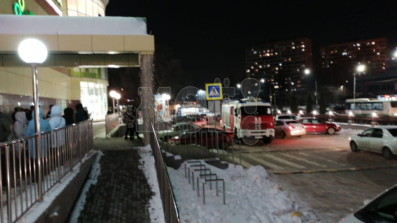 Эвакуировали посетителей торгового центра в Воронеже