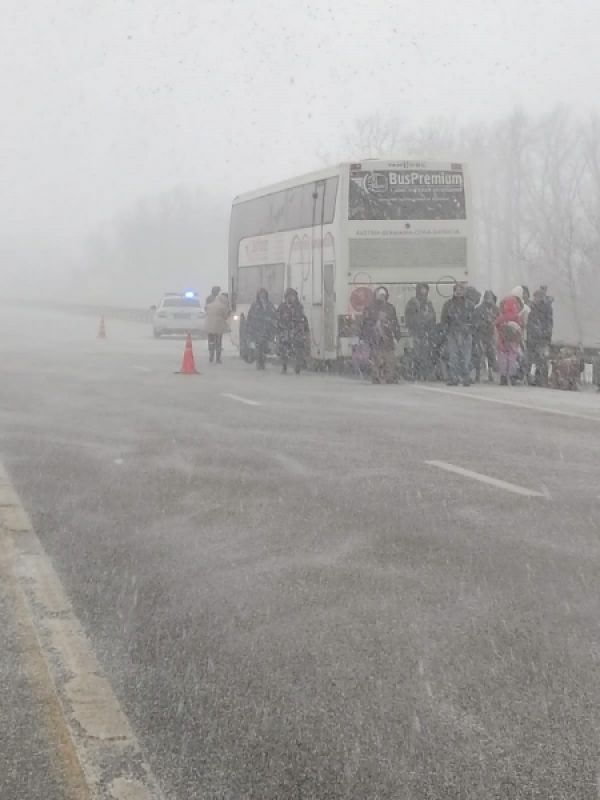 Воронежские полицейские выручили 65 пассажиров автобуса, попавших в&nbsp;ДТП