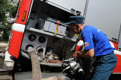 Пожарные машины съедутся к больнице в Воронеже