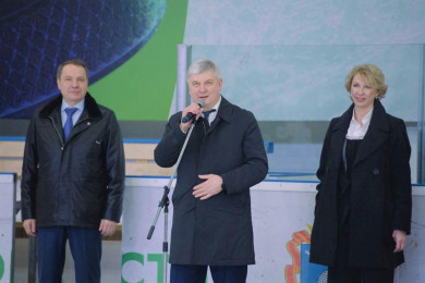 Владислав Третьяк посетил турнир по хоккею в Воронеже 