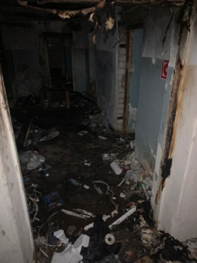 Два человека сгорели в подвале заброшенного дома в Воронеже