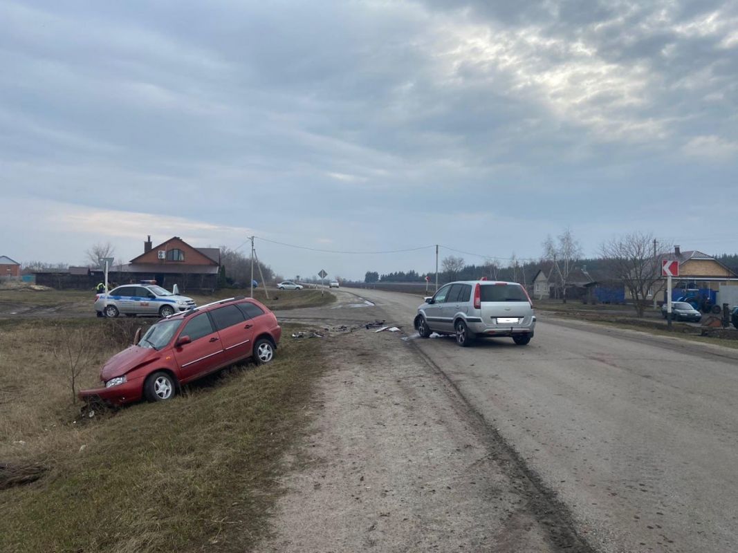 Три человека пострадали в ДТП с «Ладой» и «Фордом» в Воронежской области&nbsp;