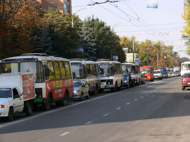 Пробка в два километра образовалась на Остужева в Воронеже