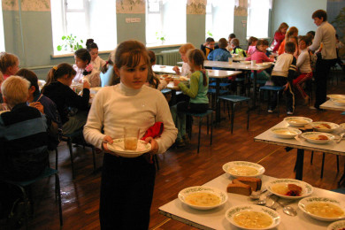 Школьников обеспечат индивидуальным питанием в Воронеже