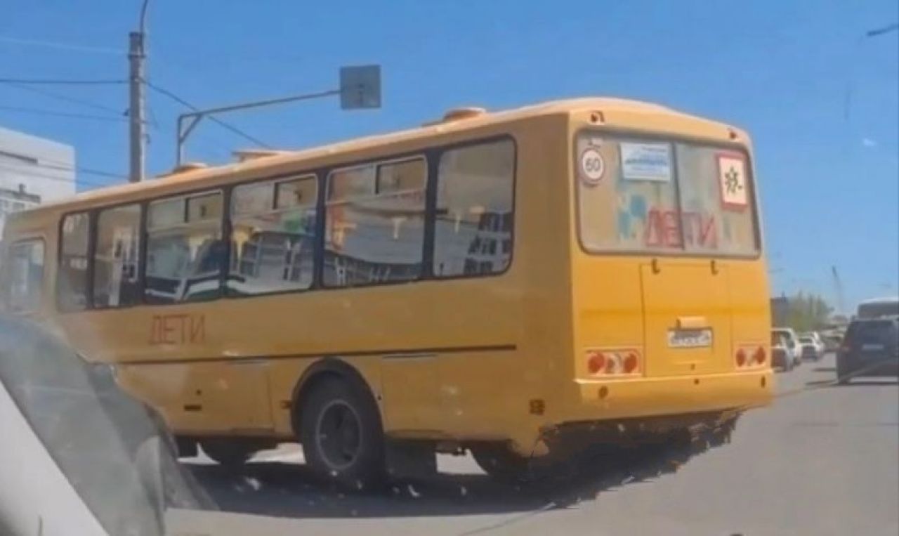 Водитель школьного автобуса нарушил ПДД в&nbsp;Воронеже