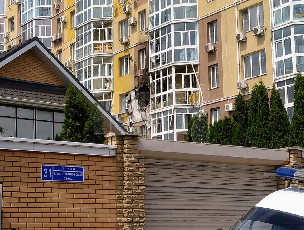 В Кремле прокомментировали падение беспилотника на многоэтажку в Воронеже