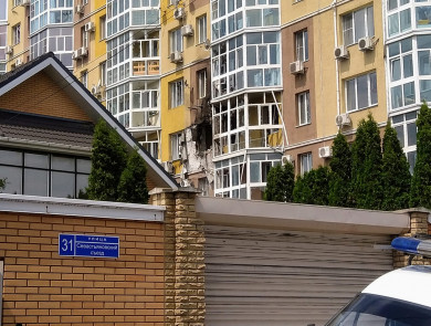 В Кремле прокомментировали падение беспилотника на многоэтажку в Воронеже