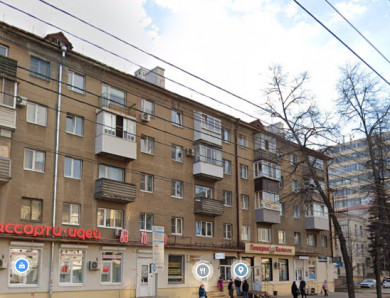 Покрышки загорелись на балконе пятиэтажки в центре Воронежа