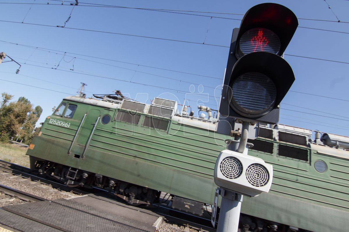 Поезд сбил человека в районе ж/д вокзала в Воронежской области