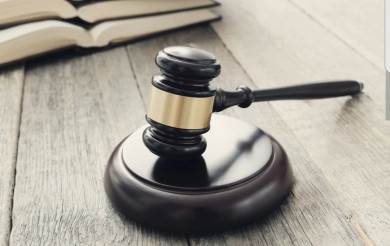 Преступная парочка продавала нелегальный алкоголь и табак в Воронежской области