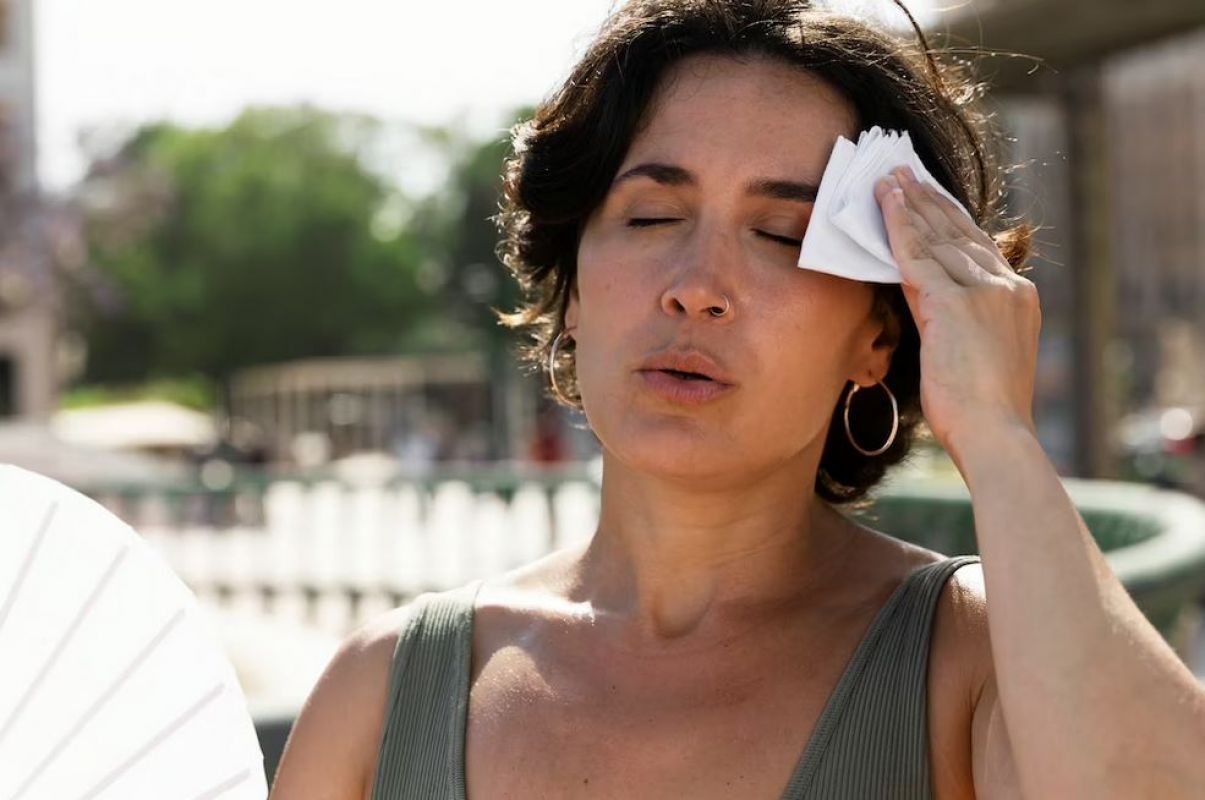 Выяснилось, сколько воронежцев получили солнечный удар в период экстремальной жары