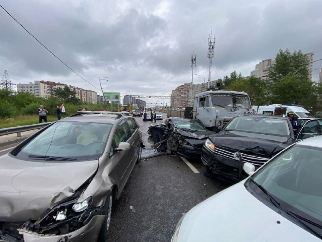 Появились подробности массового ДТП, сковавшего Воронеж пробками : есть пострадавшие