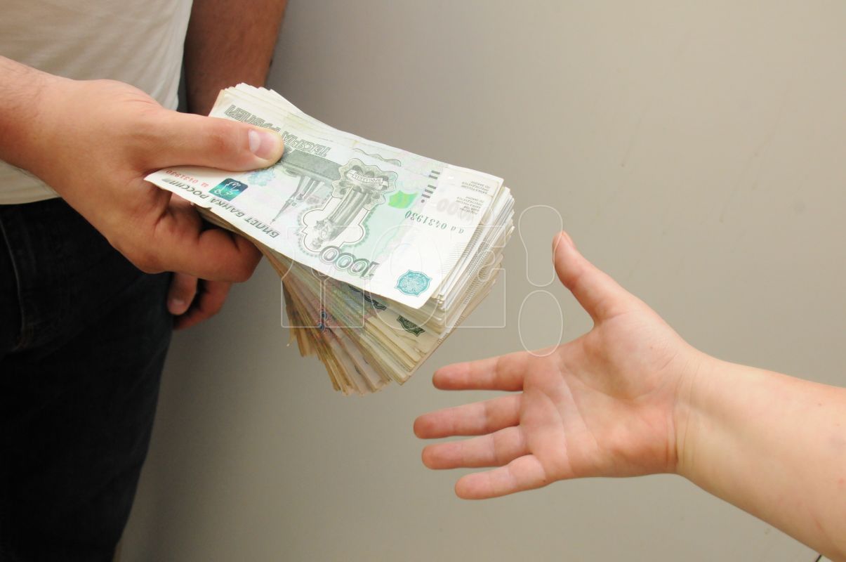 Мошенники заставили жительницу Воронежа оформить два кредита