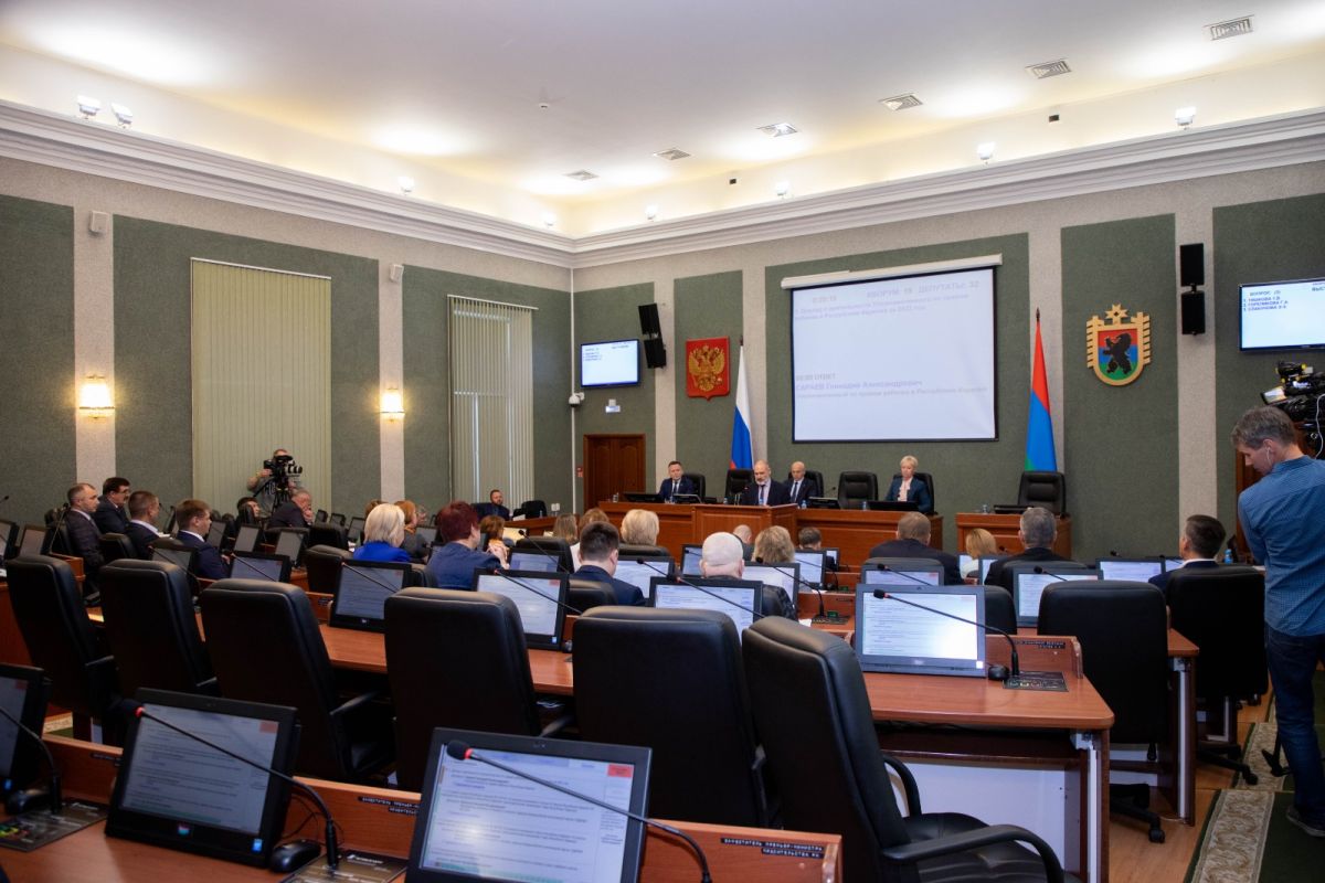 Элиссан Шандалович подвел итоги заседания парламента Карелии&nbsp;