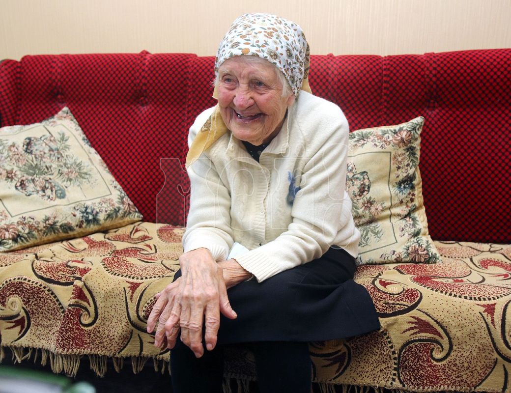 «Ещё по&nbsp;100, баба Шура?»: воронежская пенсионерка отметила вековой юбилей