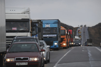 Гигантская пробка образовалась на въезде в Воронеж 