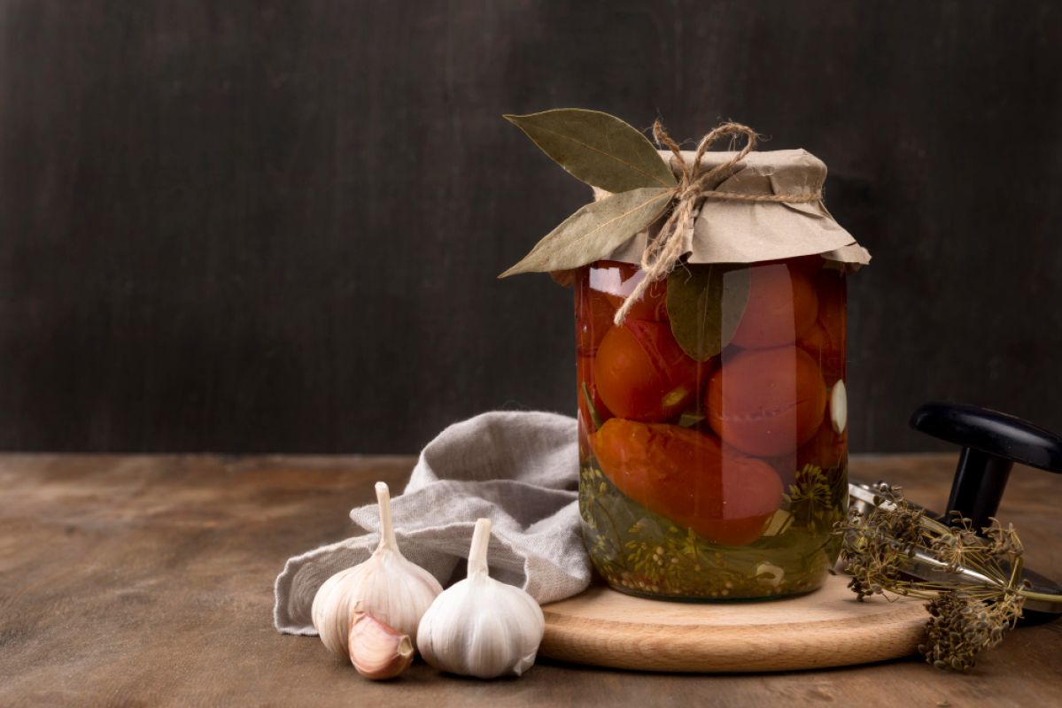 Мужчину осудили за&nbsp;кражу солений из&nbsp;соседского подвала в&nbsp;Воронежской области