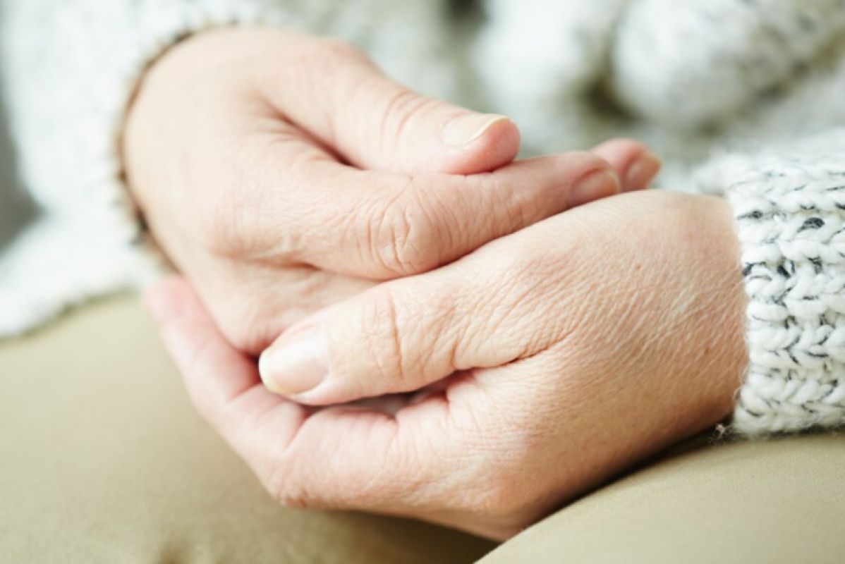 «Угрожает матери»: полиции сообщили об издевательствах над пенсионеркой в Воронежской области