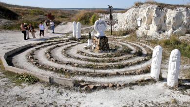 Как лабиринт, Богородица и богиня Макошь появились в Хохольском районе
