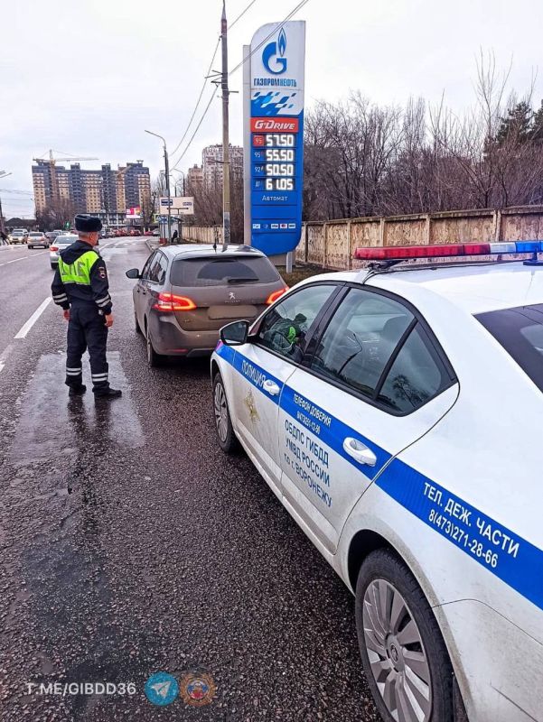 Водителя с сотнями неоплаченных штрафов поймали в Воронеже