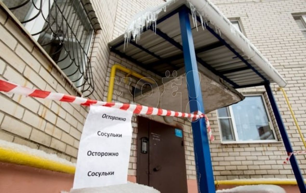 Воронежцев предупредили о&nbsp;сходе снега и&nbsp;наледи с&nbsp;крыш