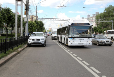 Более 200 водителей за день попались на езде по выделенкам в Воронеже