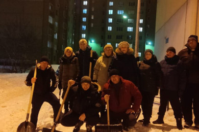 Воронежские депутаты вышли на уборку снега в своих округах