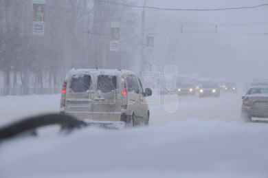 «Водители рискуют жизнью»: воронежцы выезжают на встречку из-за нечищеной дороги