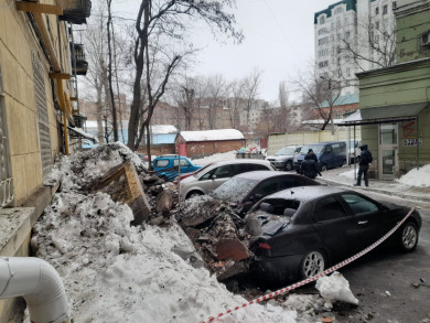 Управляющая компания отказывалась демонтировать рухнувшие сегодня на Пушкинской балконы