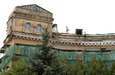 Сталинку на Депутатской и «Дом Клочкова» в Воронеже продали частным компаниям